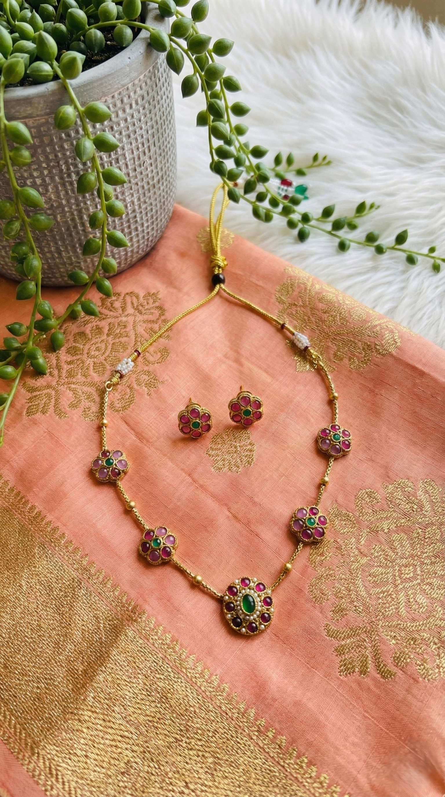 Antique Jewellery Set 1